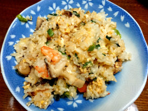 茨木えきまえマルシェ原木しいたけ・九条ねぎ入り五目炒飯