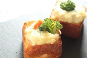 茨木えきまえマルシェパンとおやつカリフラワーのシチューパン